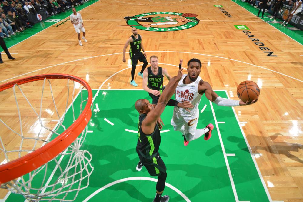 他的表现并 他的表现并