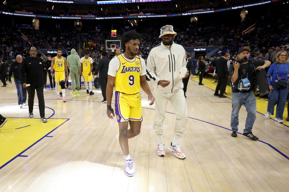 步伐轻快地 步伐轻快地